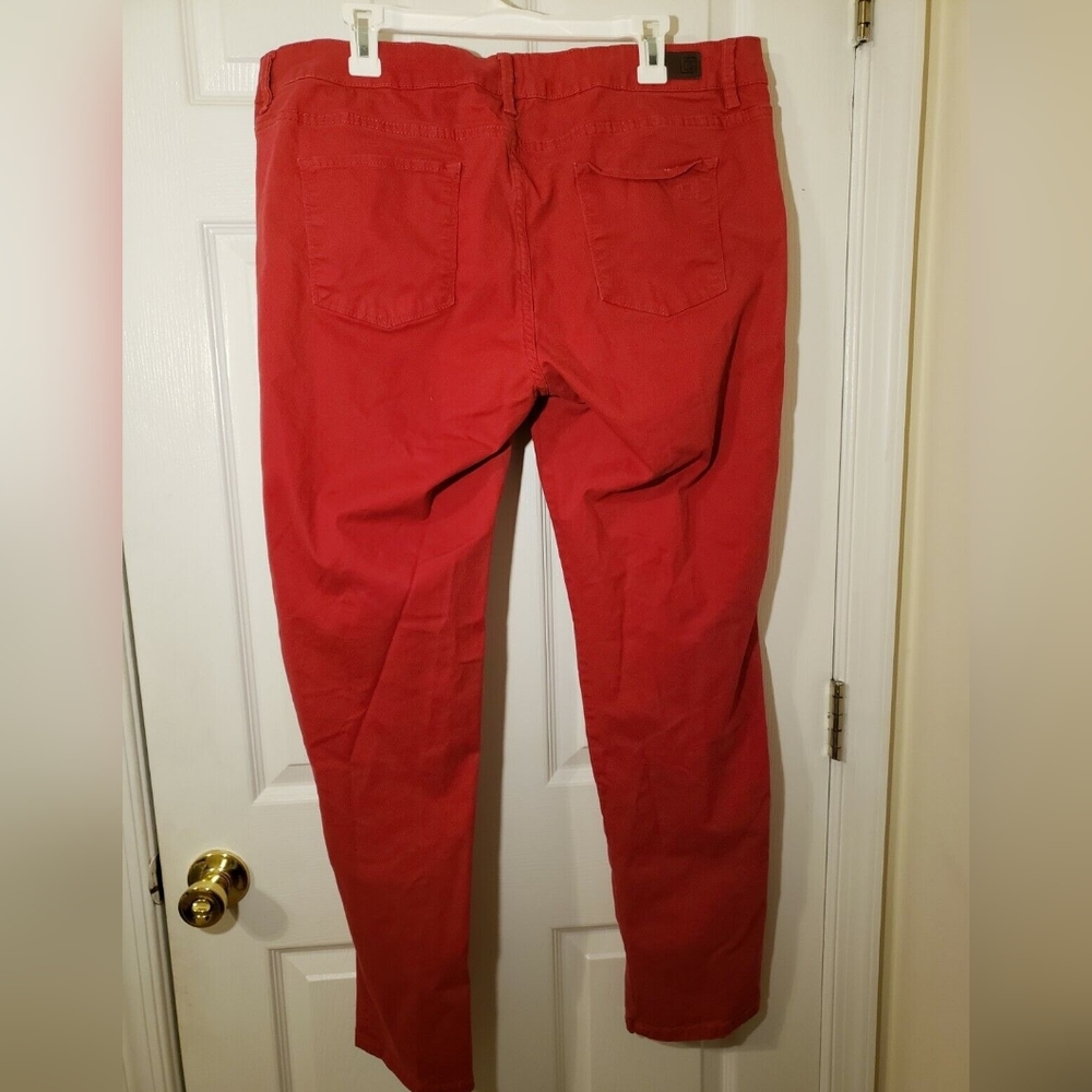 ♥️ LIZ CLAIBORNE RELAXED FIT RED JEANS SIZE 18T 37 W 32 L ♥️ - Picture 2 of 11